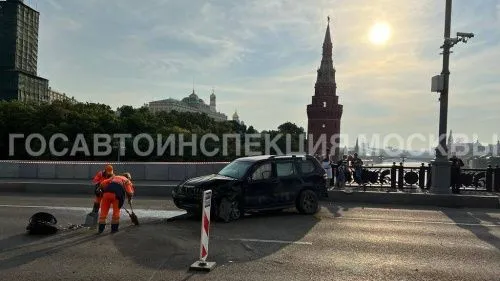 Два человека погибли в ДТП напротив Кремля