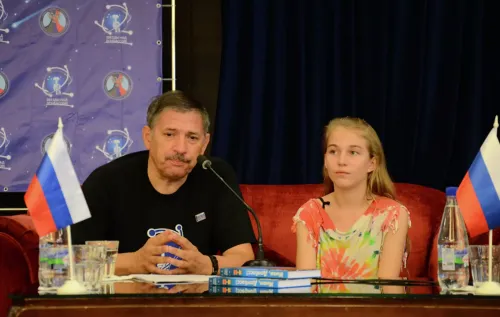 13-летняя девочка из ЛНР презентовала книгу в Москве