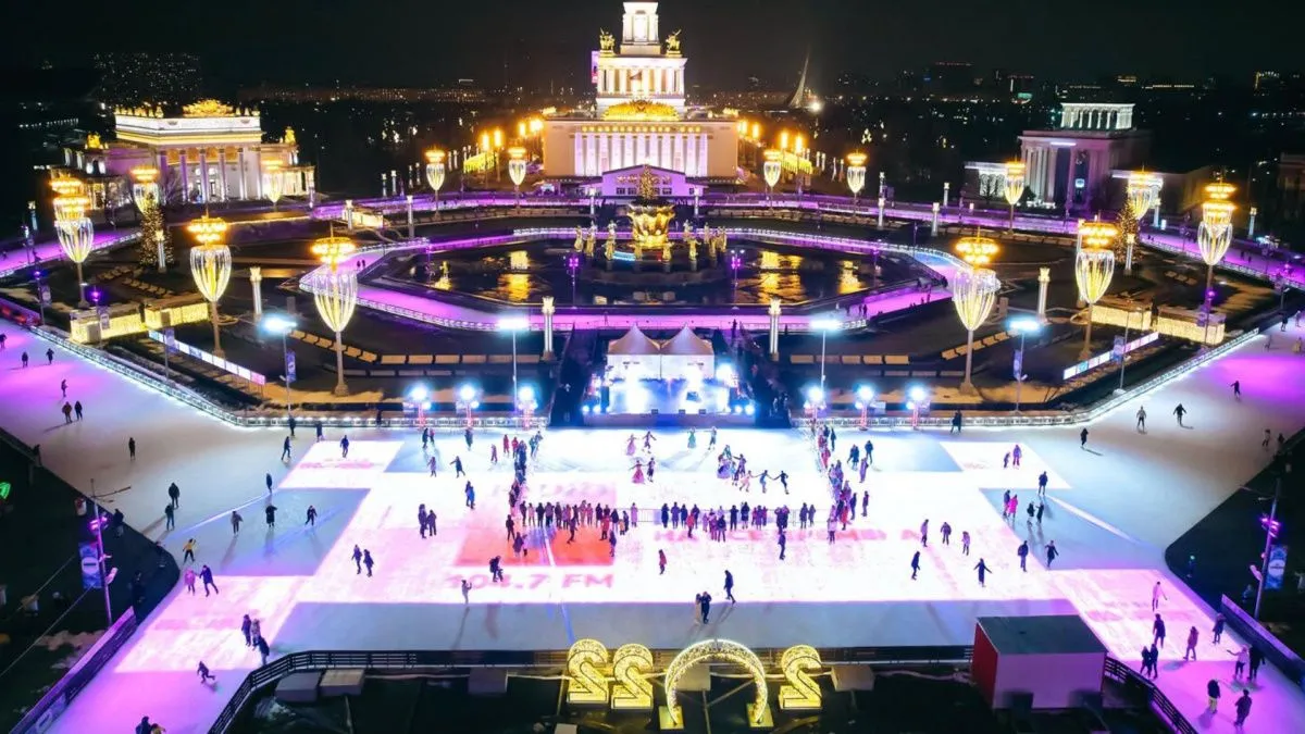 Сезон зимних развлечений открыт на ВДНХ в Москве