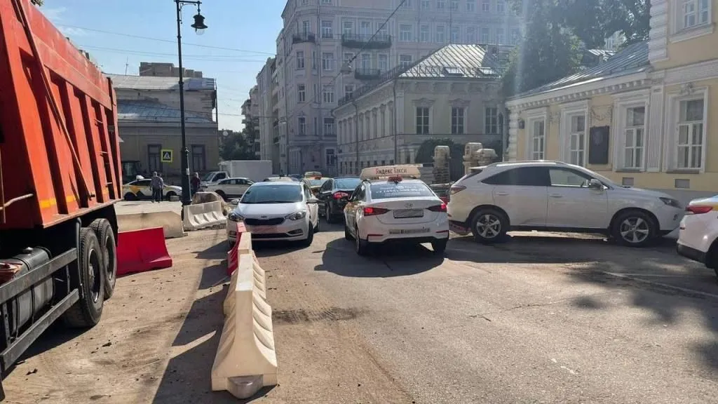 В Госдуме заявили о хаосе на дорогах Москвы во время ремонтных работ