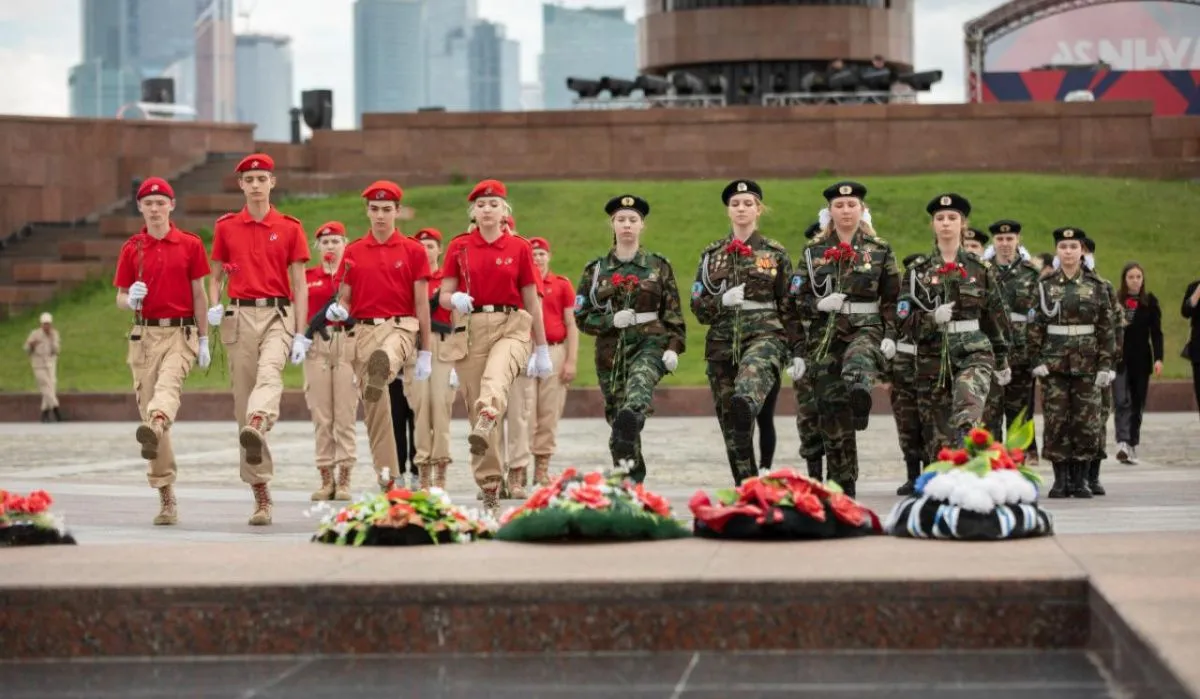 День памяти и скорби в Музее Победы начался с несения почетной вахты