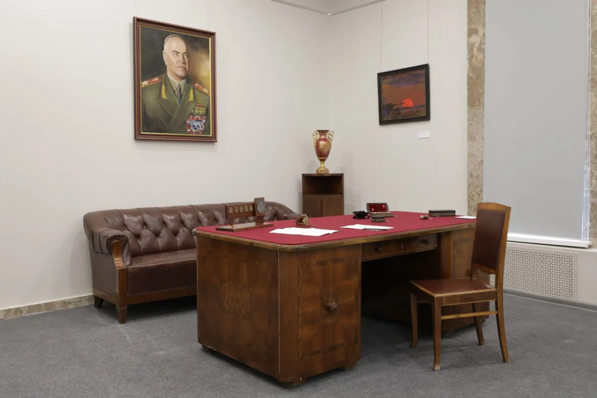 Калужский филиал Музея Победы представит выставку о маршале Жукове в Тульском суворовском училище