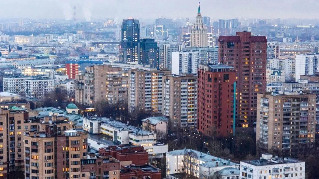 В Москве отремонтировали 1200 крыш с начала года