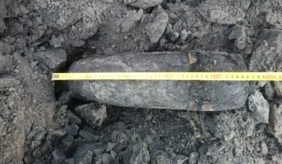 В Петербурге возле станции метро нашли снаряд времён войны 