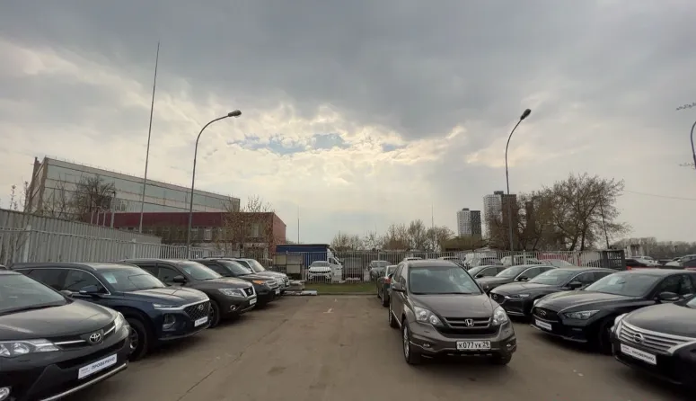 В Рязанском районе города Москва демонтировали более 10 самостроев на территории автотехнического центра