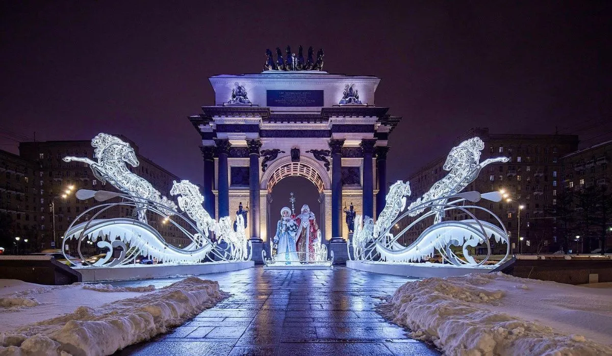 Москва готовится к Новому году и Рождеству